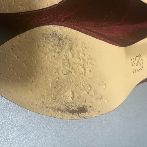 Nina New York Red Maroon Velvet Peep Toe Jeweled High Heel Pump Size 7M Formal - Picture 6 of 13